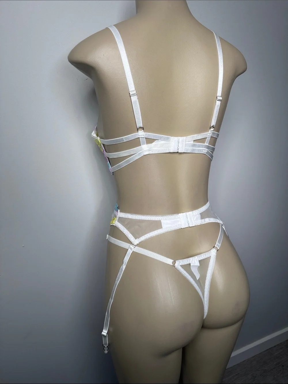 Delicate Floral Lace Bra & Garter Set - Pastel Multi